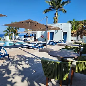 39 Jamaica Hotel