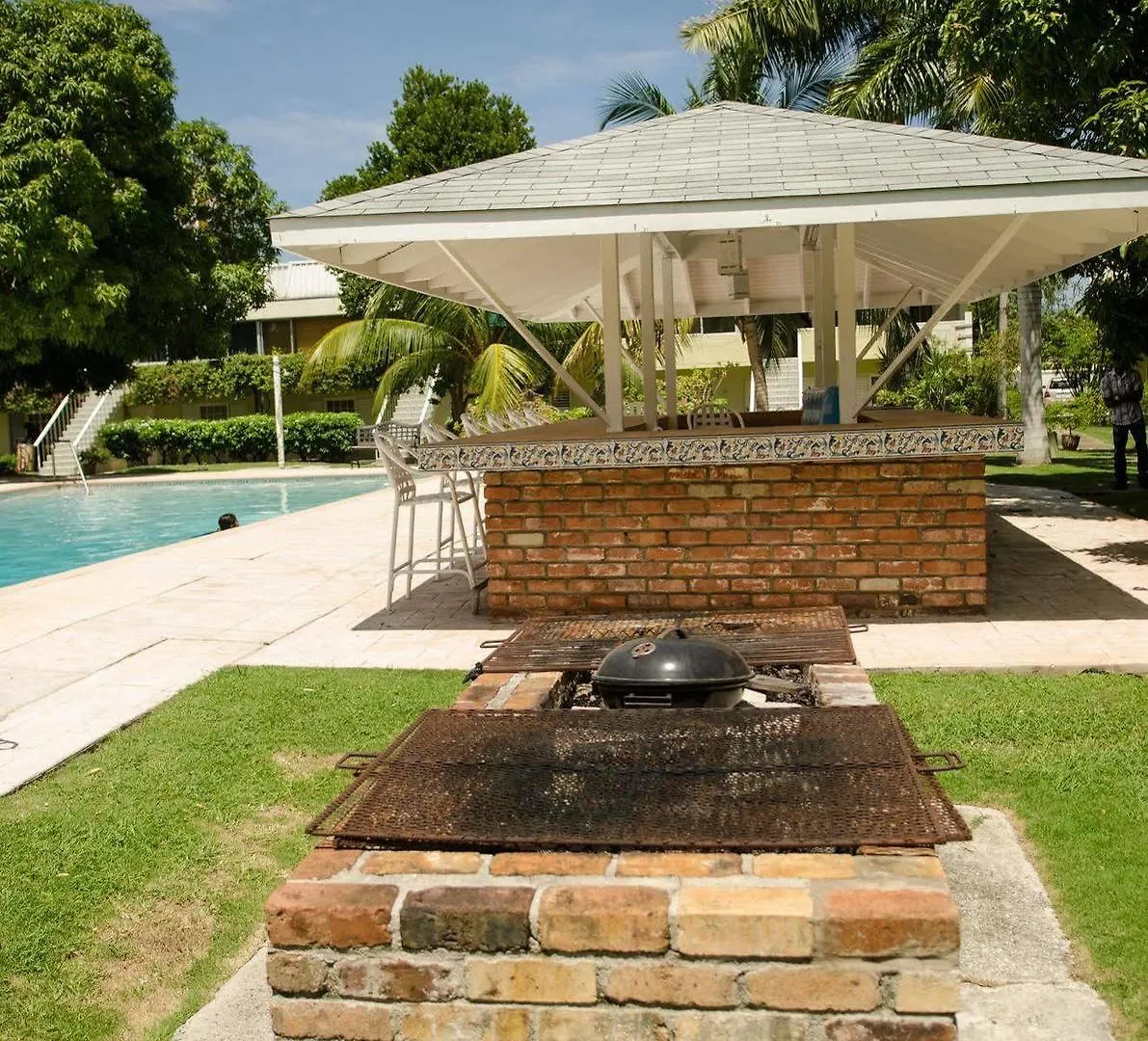 Casa Marina Montego Bay At Seawind Hotel