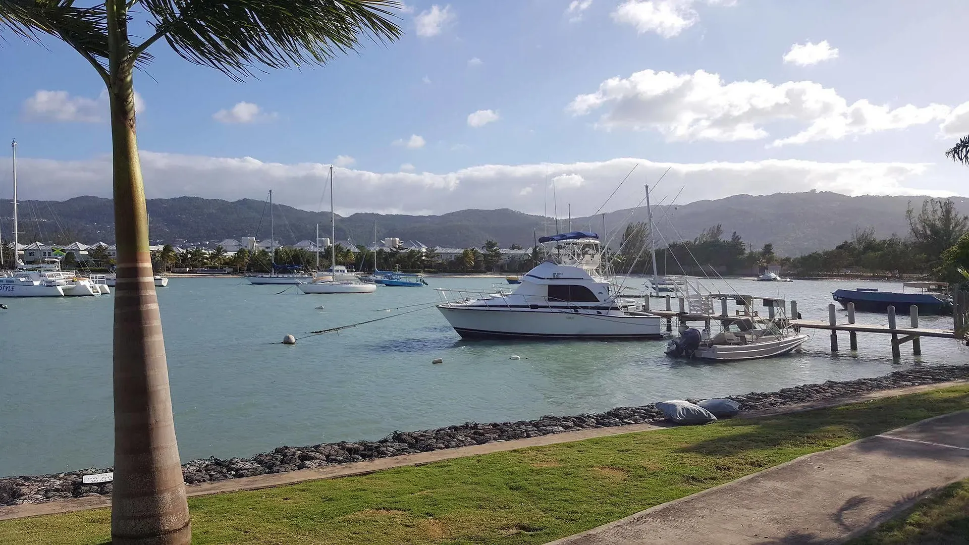 Casa Marina Montego Bay At Seawind Hotel