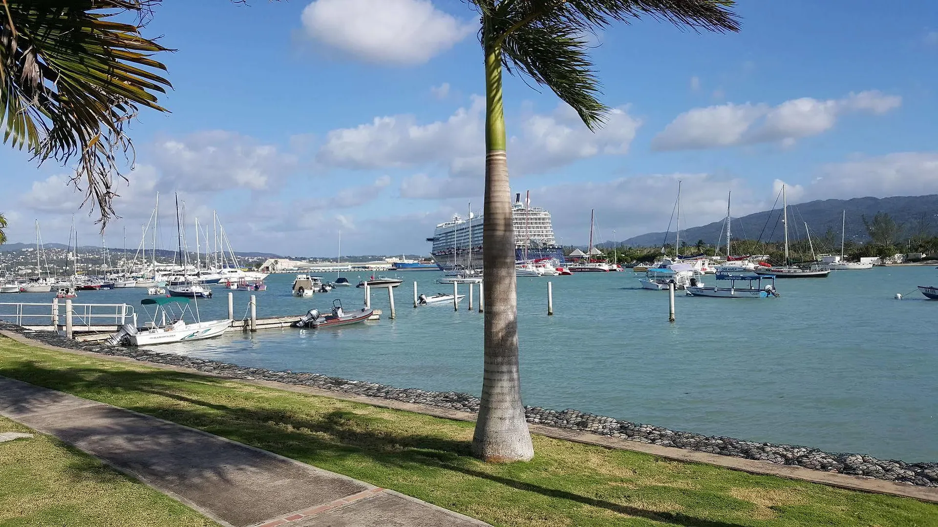 Casa Marina Montego Bay At Seawind Hotel